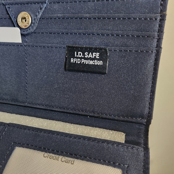 Nautica Damsel Logo Trifold Wallet RFID Blocking Protection Gold Crinkle NEW - Picture 6 of 10